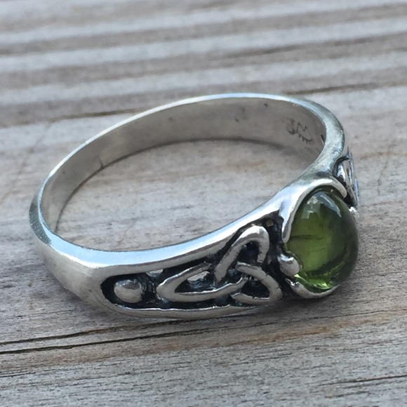 Triskele Ring .925 Sterling Silver w/ Peridot - Picture 5 of 8